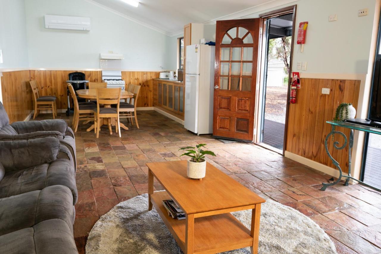Kendenup Cottages And Lodge Экстерьер фото